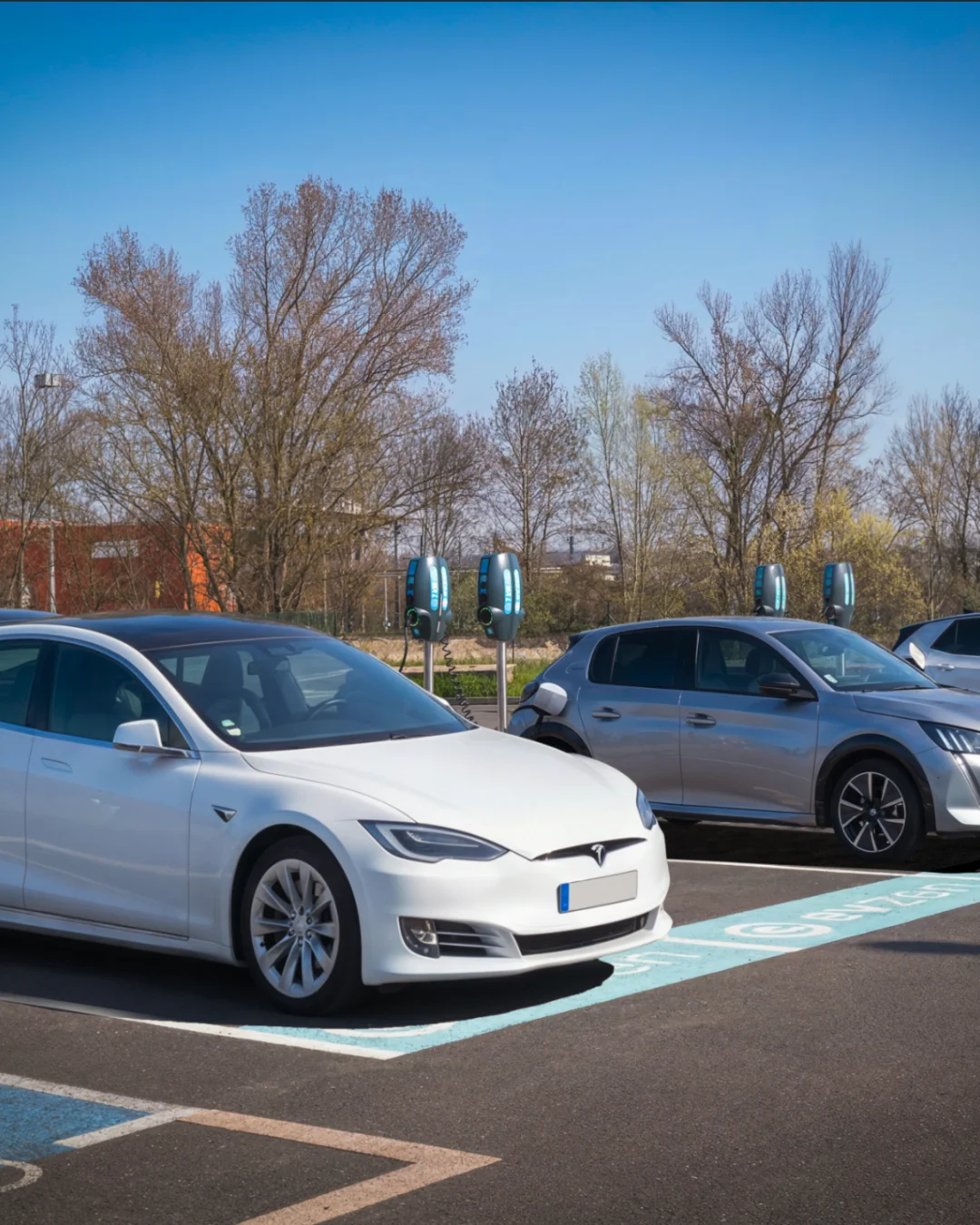 Image Pourquoi équiper le parking de votre entreprise avec des bornes de recharge ?
