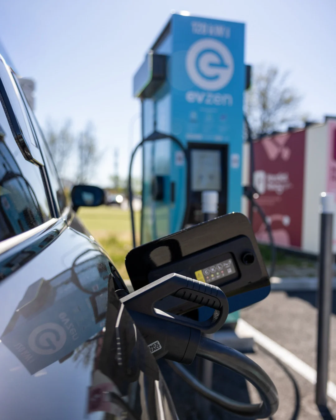 Quels critères pour choisir l'opérateur de borne de recharge idéal pour votre entreprise ?