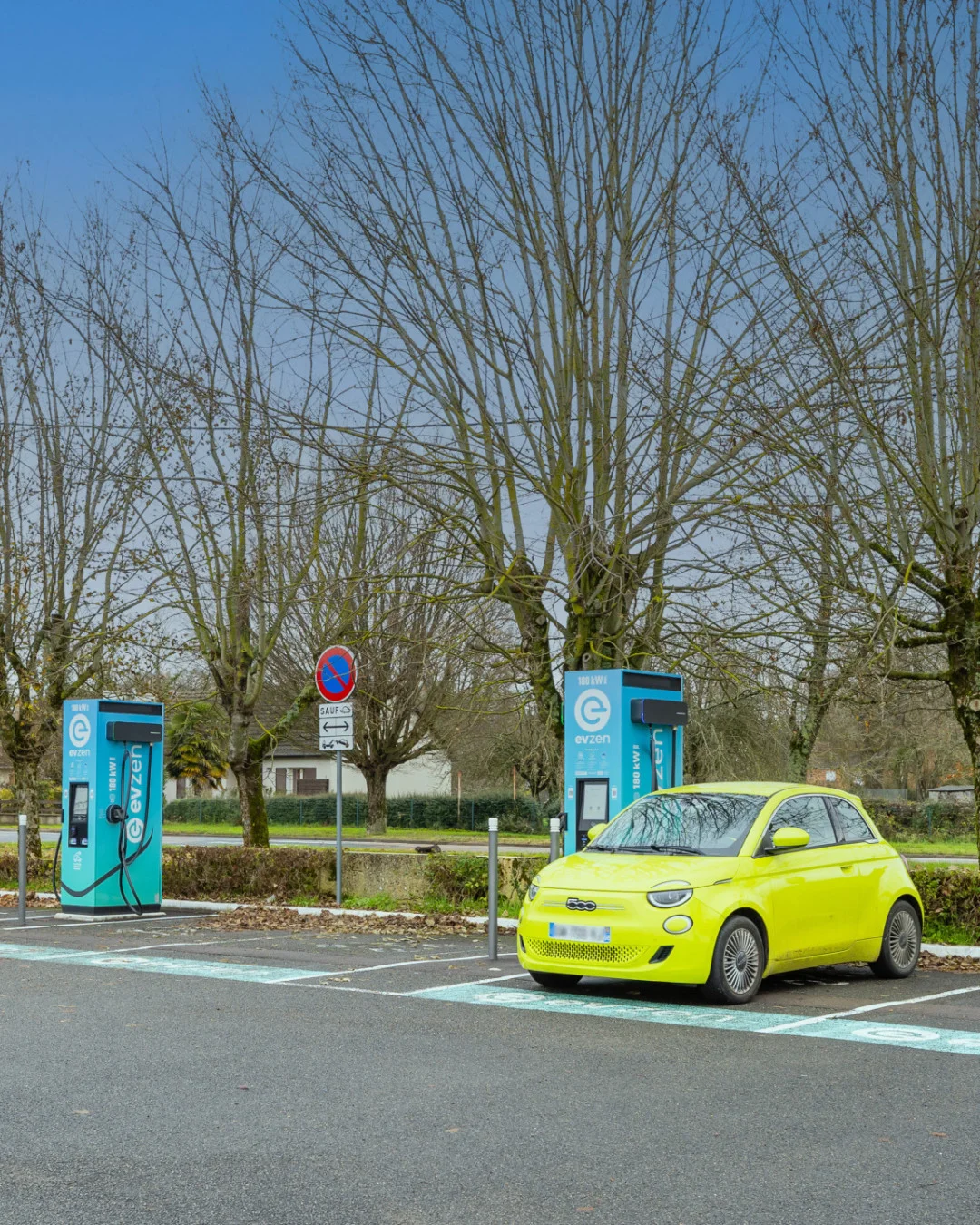 Image Voitures électriques et voyages longue distance : les bonnes pratiques pour une expérience sans stress