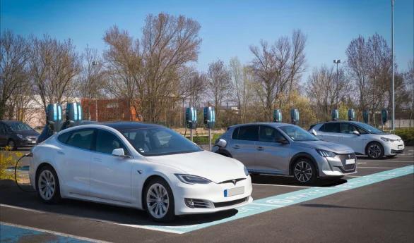 Pourquoi équiper le parking de votre entreprise avec des bornes de recharge ?